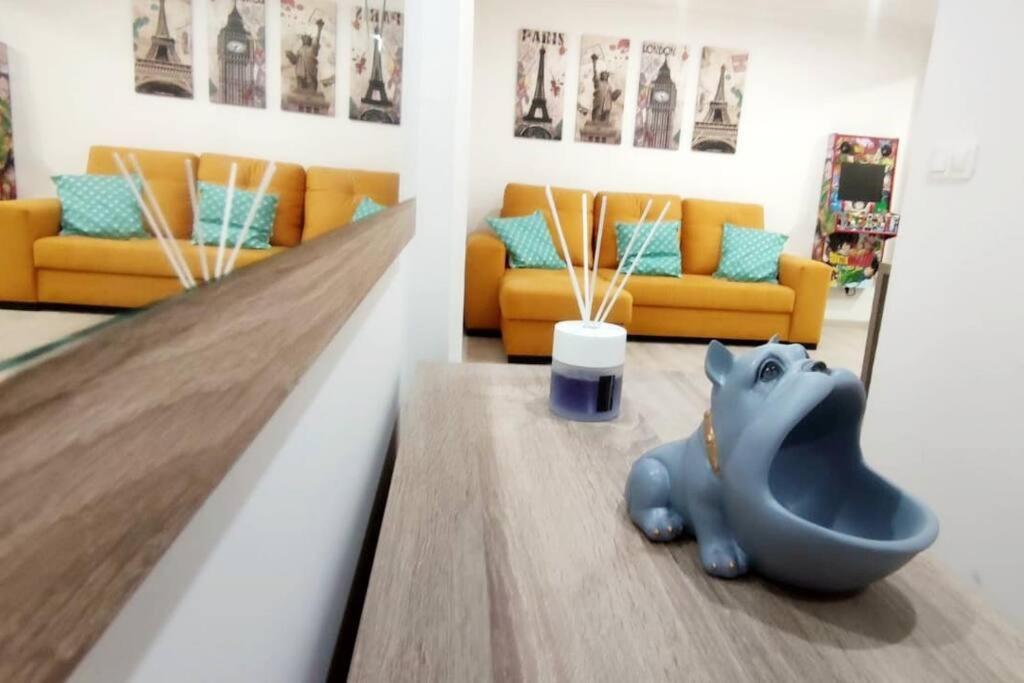 Apartamento - LUJO - Parking, Maquina Arcade, Wifi y Netflix Oviedo Exterior foto