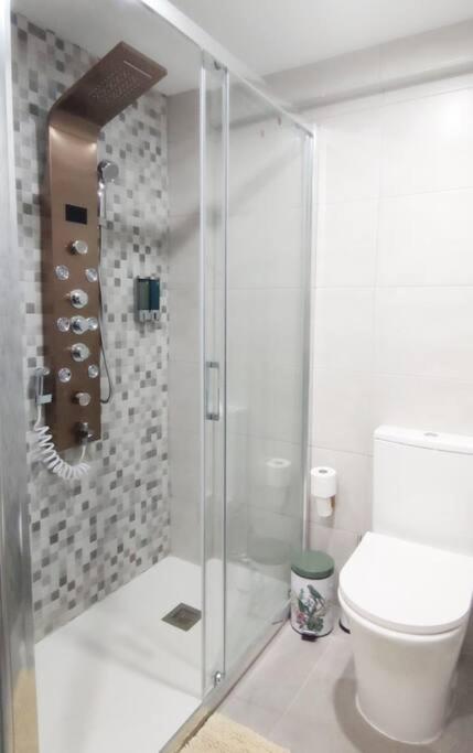 Apartamento - LUJO - Parking, Maquina Arcade, Wifi y Netflix Oviedo Exterior foto