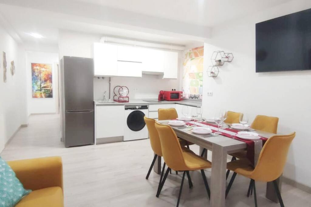 Apartamento - LUJO - Parking, Maquina Arcade, Wifi y Netflix Oviedo Exterior foto